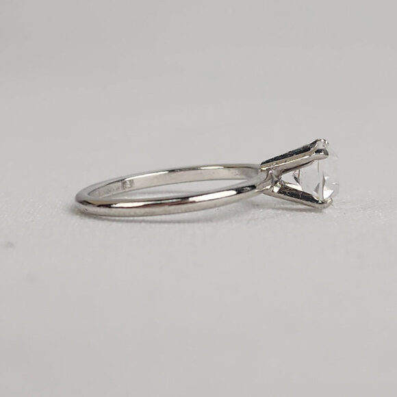 Vintage Silver Crystal Ring Size 8 - Picture 3 of 7